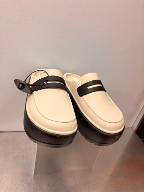 Vist Large View of Product Image Which is Used Crocs Clogs 9