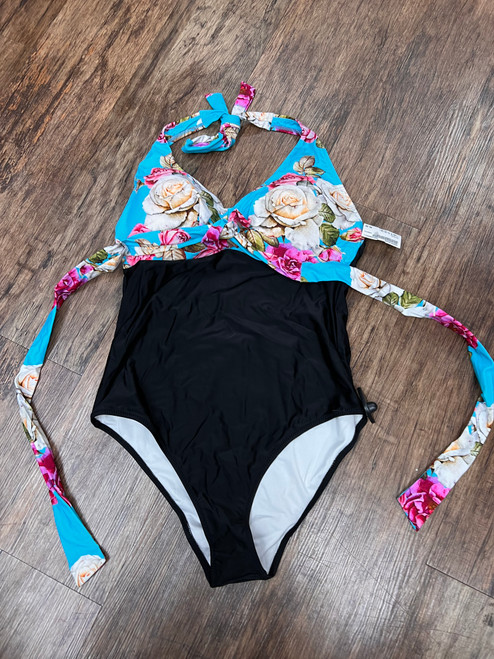 Vist Large View of Product Image Which is Used Unbranded Swimwear M 8-10/28-30