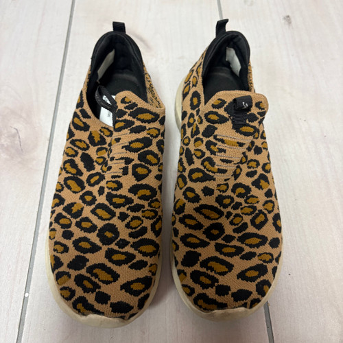 Vist Large View of Product Image Which is Used Skechers Performance Shoes 8