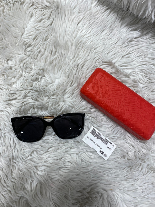 Vist Large View of Product Image Which is Used Unbranded Sunglasses