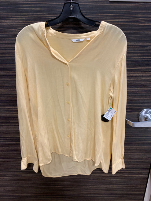 Vist Large View of Product Image Which is Used Uniqlo Long Sleeve Top M-8/10