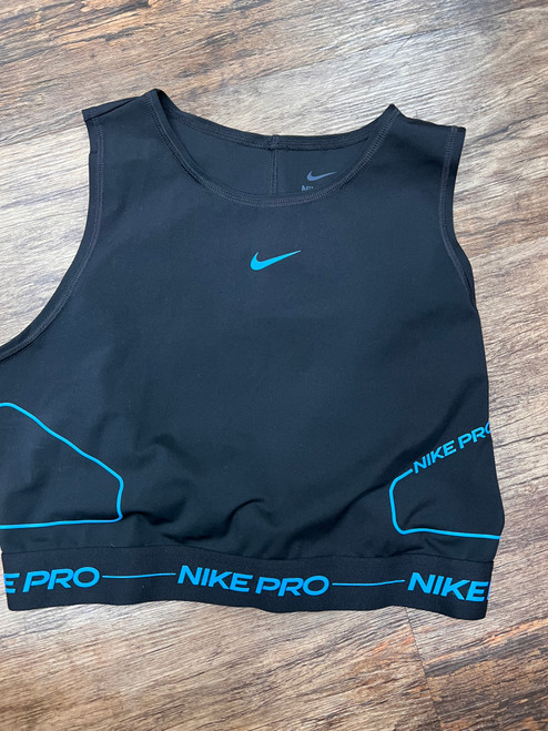 Vist Large View of Product Image Which is Used Nike Active Tank Top M-8/10
