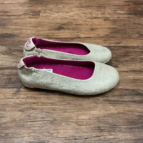 Vist Large View of Product Image Which is Used Soto Massini Flats 6