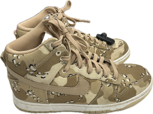 Vist Large View of Product Image Which is Used Nike Mens Athletic Shoes 6.5