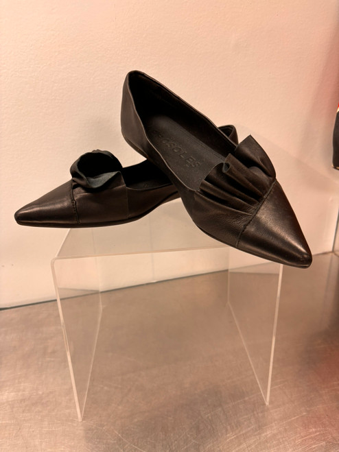 Vist Large View of Product Image Which is Used Aerosoles Flats 10.5