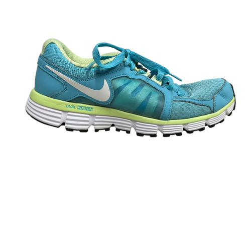 Vist Large View of Product Image Which is Used Nike Performance Shoes 8