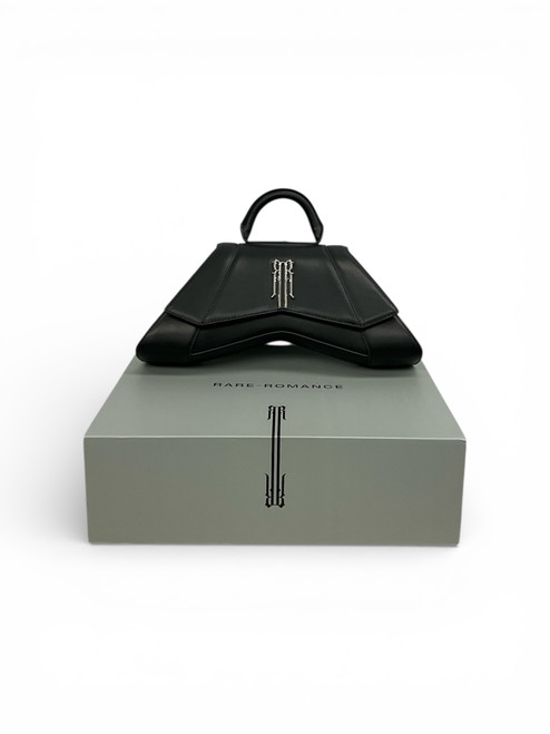 Vist Large View of Product Image Which is Used Unbranded Large Leather Handbag