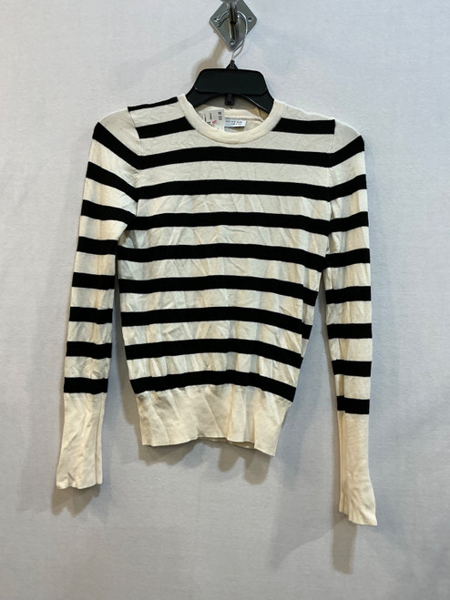 Vist Large View of Product Image Which is Used Zara Lightweight Sweater S-4/6