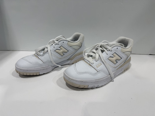 Vist Large View of Product Image Which is Used New Balance Casual Shoes 8