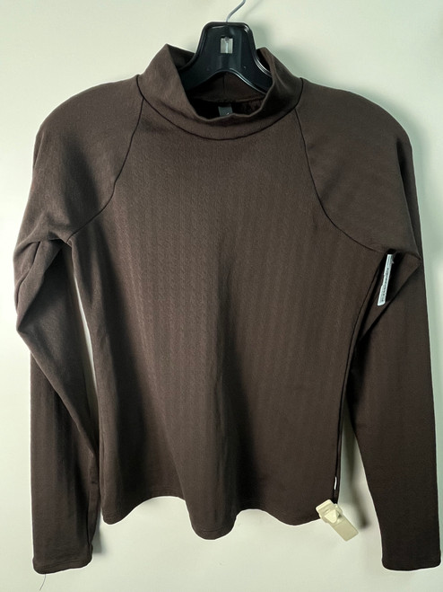 Vist Large View of Product Image Which is Used Vuori Long Sleeve Top S-4/6