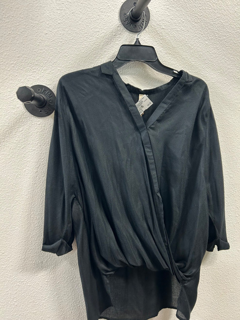 Vist Large View of Product Image Which is Used Elan Long Sleeve Top M-8/10