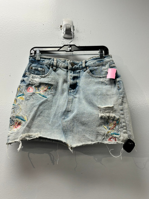Vist Large View of Product Image Which is Used Dex Short Skirt 6-28