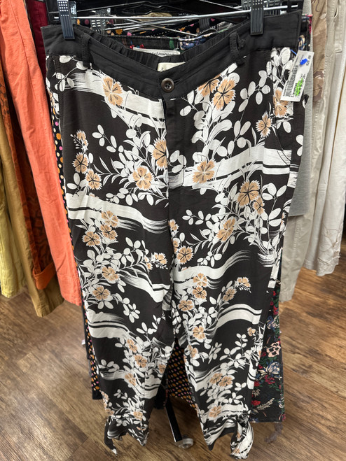Vist Large View of Product Image Which is Used Elevenses Casual Pant M 8-10/28-30