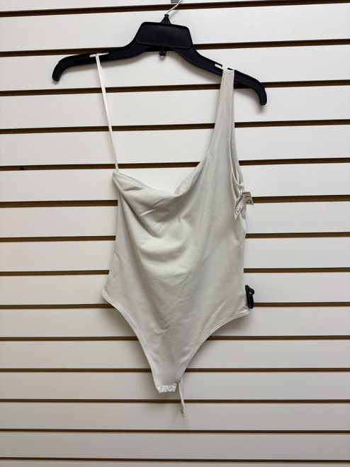 Vist Large View of Product Image Which is Used Babaton Tank Top M-8/10