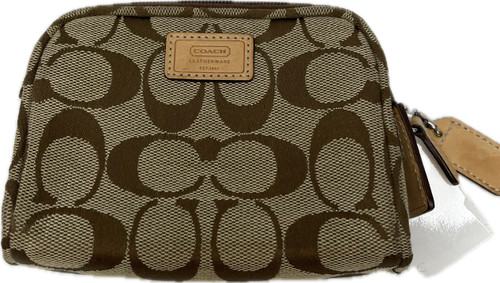 Vist Large View of Product Image Which is Used Coach Wallet