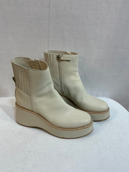 Vist Large View of Product Image Which is Used Unbranded Ankle Boots 9