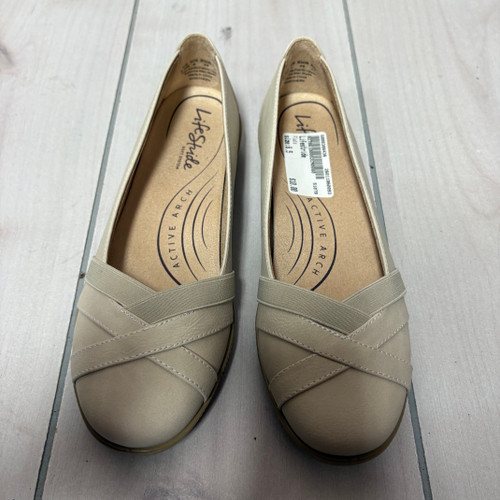 Vist Large View of Product Image Which is Used Lifestride Flats 8.5