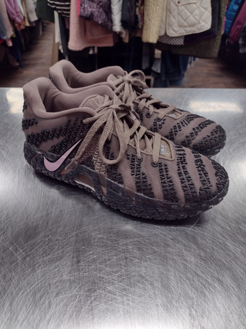 Vist Large View of Product Image Which is Used Nike Mens Casual Shoes 10.5