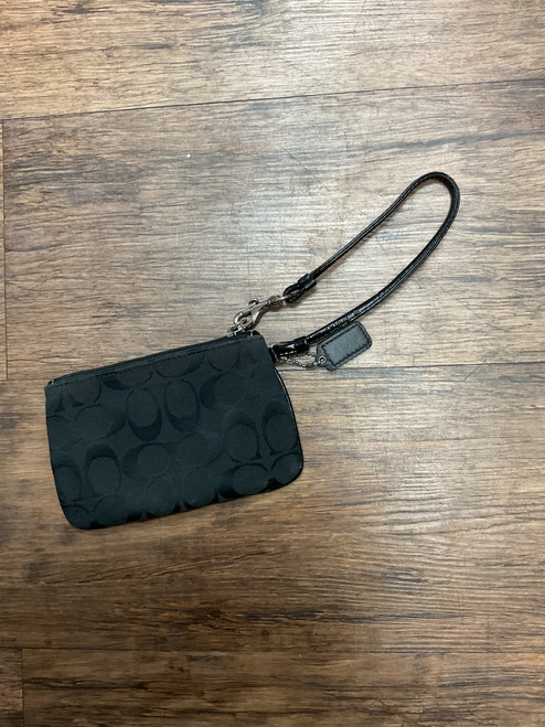 Vist Large View of Product Image Which is Used Coach Wristlet