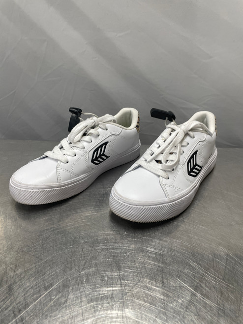 Vist Large View of Product Image Which is Used White Cariuma Salvas Casual Shoes 7.5