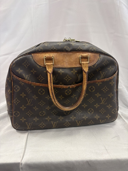 Vist Large View of Product Image Which is Used Louis Vuitton Handbag