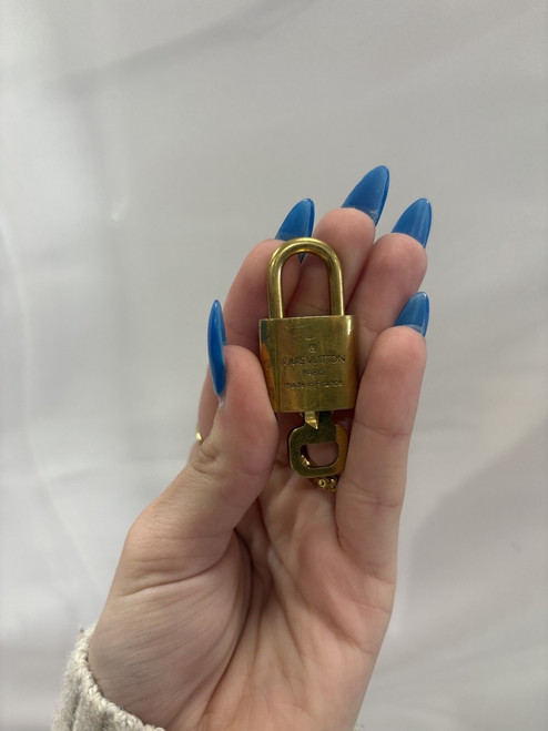 Vist Large View of Product Image Which is Used Louis Vuitton Lock