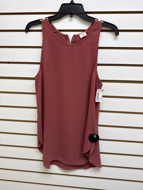 Vist Large View of Product Image Which is Used Wilfred Tank Top M-8/10