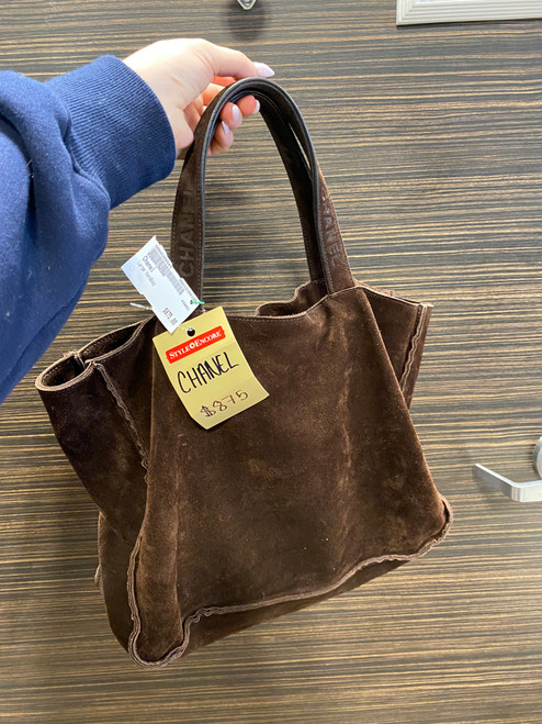 Vist Large View of Product Image Which is Used Chanel Large Handbag