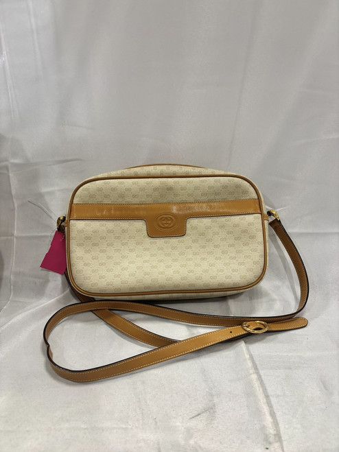 Vist Large View of Product Image Which is Used Gucci Small Leather Cross bag