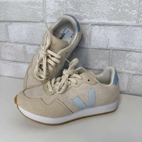 Vist Large View of Product Image Which is Used Veja Casual Shoes 5