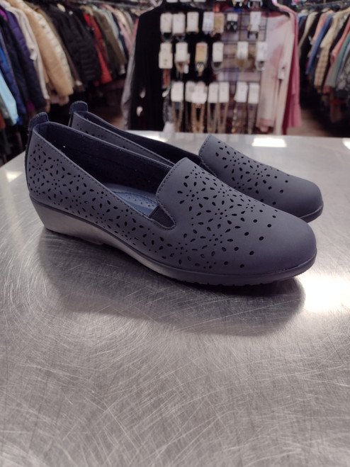 Vist Large View of Product Image Which is Used Unbranded Flats 7