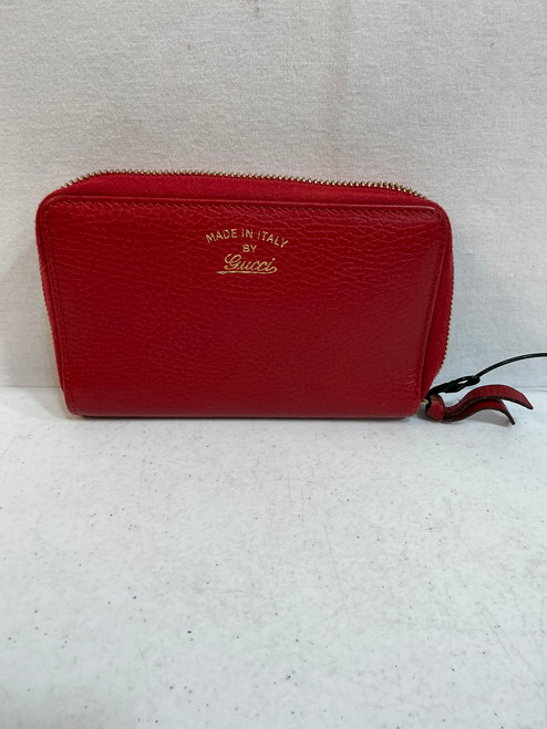 Vist Large View of Product Image Which is Used Gucci Leather Wallet