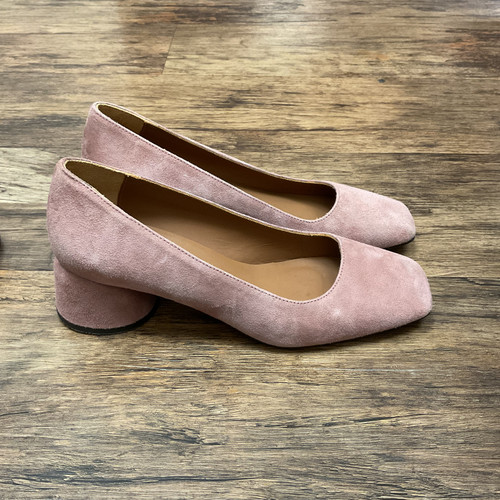 Vist Large View of Product Image Which is Used Castaner Low Heels 6.5