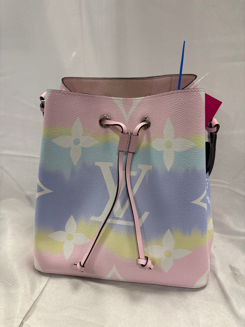 Vist Large View of Product Image Which is Used Louis Vuitton Escale NéoNoé Bucket Handbag