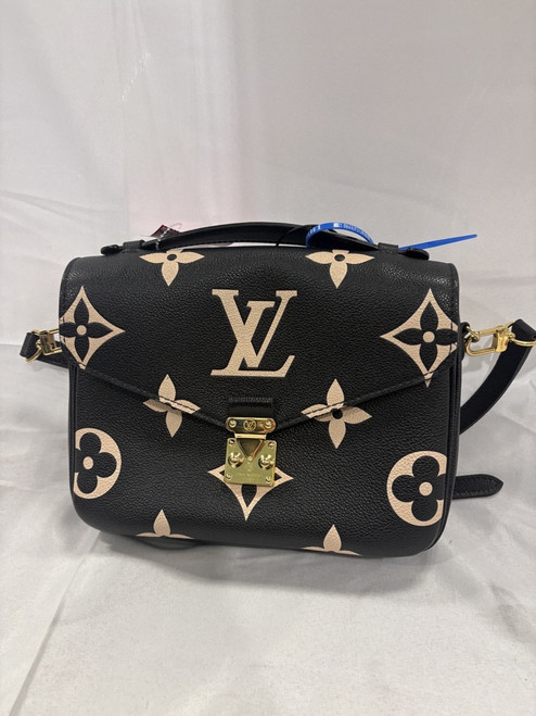 Vist Large View of Product Image Which is Used Louis Vuitton Pochette Métis Handbag