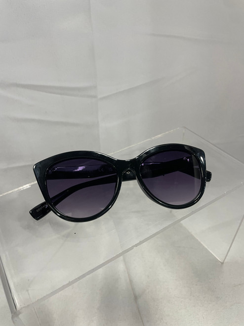 Vist Large View of Product Image Which is Used Kenneth Cole Reaction Sunglasses