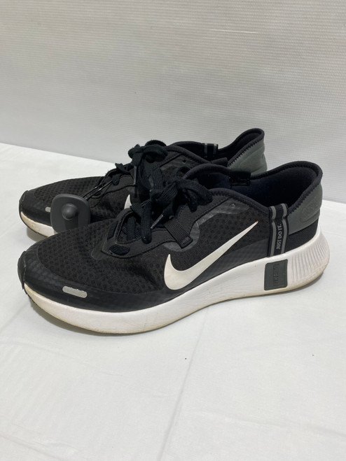 Vist Large View of Product Image Which is Used Nike Mens Athletic Shoes 11