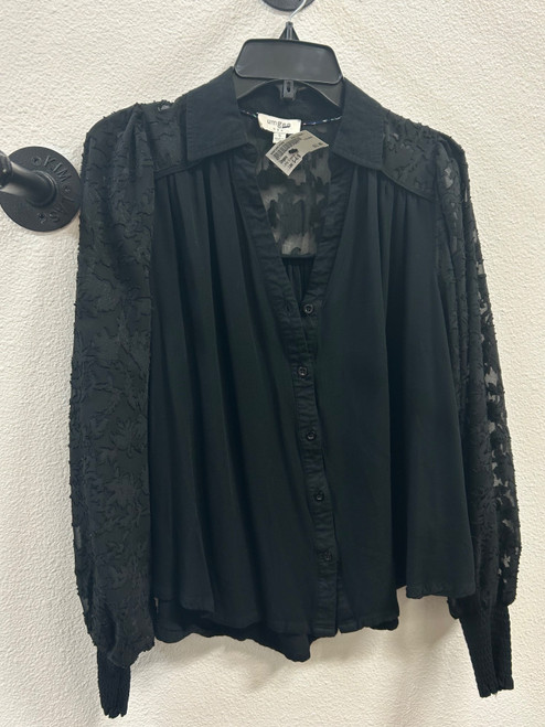 Vist Large View of Product Image Which is Used Umgee Long Sleeve Top S-4/6
