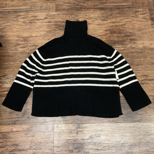 Vist Large View of Product Image Which is Used Gap Heavyweight Sweater S-4/6