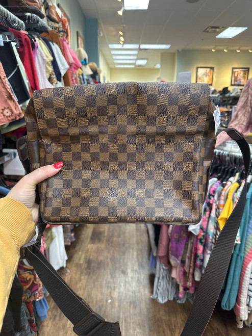 Vist Large View of Product Image Which is Used Louis Vuitton Large Leather Handbag