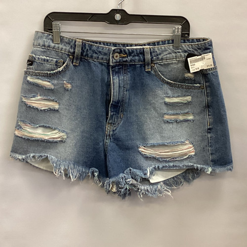 Vist Large View of Product Image Which is Used Kancan Shorts 10-30