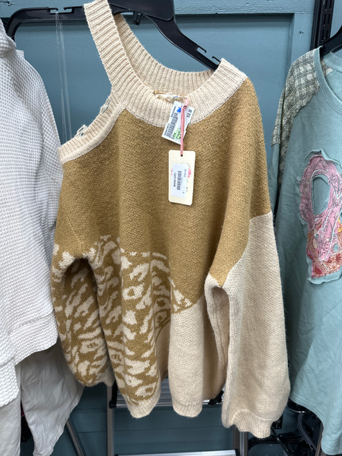 Vist Large View of Product Image Which is Used Entro Lightweight Sweater S-4/6