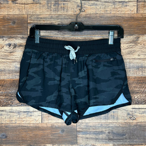 Vist Large View of Product Image Which is Used Vuori Active Shorts S 4-6/27-28
