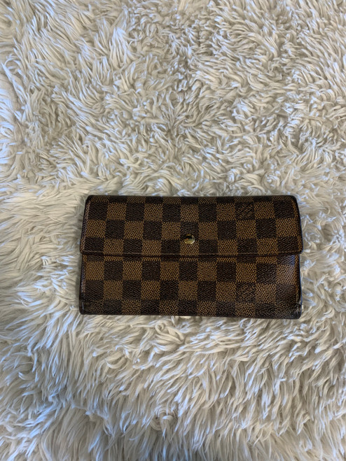 Vist Large View of Product Image Which is Used Louis Vuitton Leather Wallet