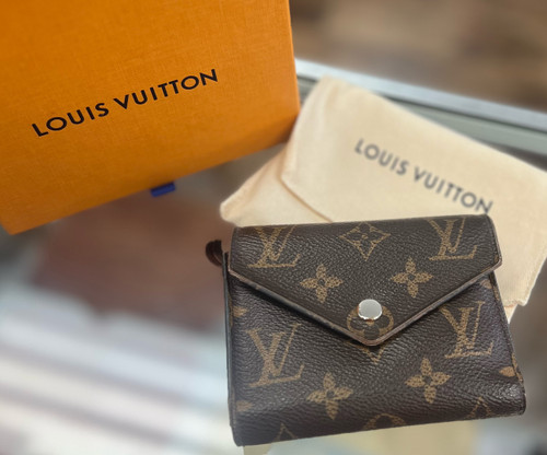 Vist Large View of Product Image Which is Used Louis Vuitton Leather Wallet