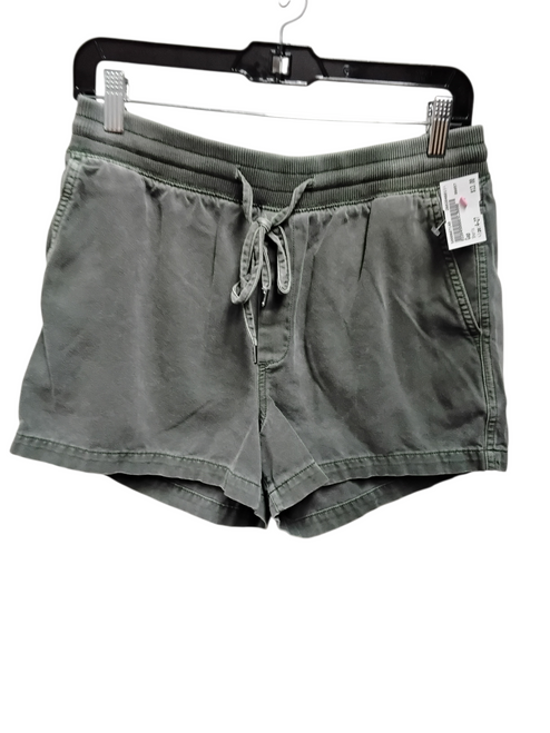 Vist Large View of Product Image Which is Used Gap Shorts 4-27