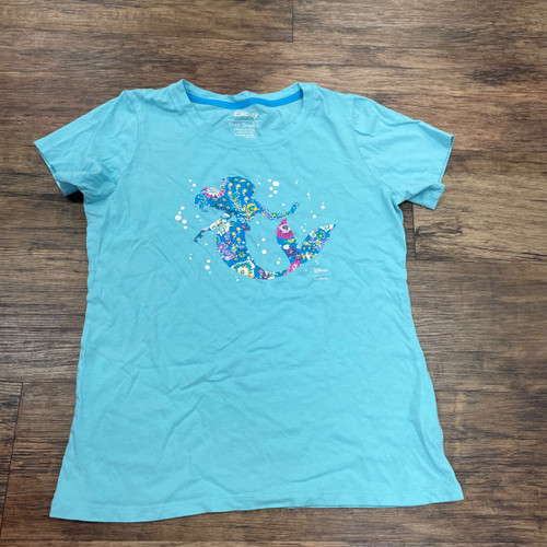 Vist Large View of Product Image Which is Used Vera Bradley T-Shirt M-8/10
