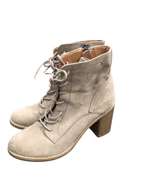 Vist Large View of Product Image Which is Used Unbranded Ankle Boots 9