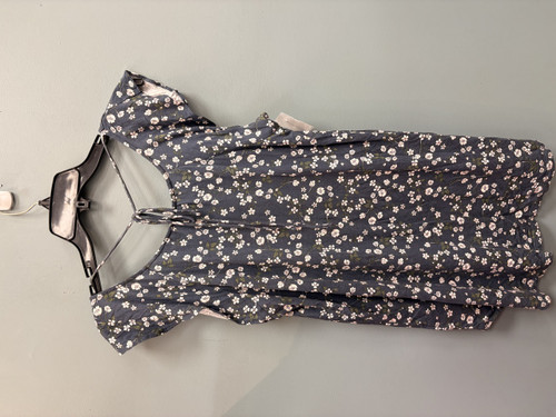 Vist Large View of Product Image Which is Used Loft Sleeveless Top L-12/14