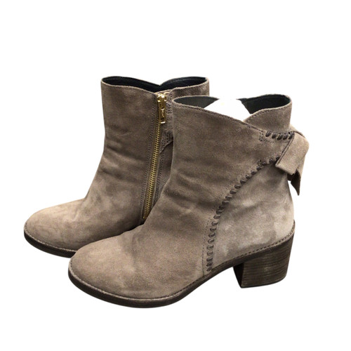 Vist Large View of Product Image Which is Used Ugg Australia Ankle Boots 9
